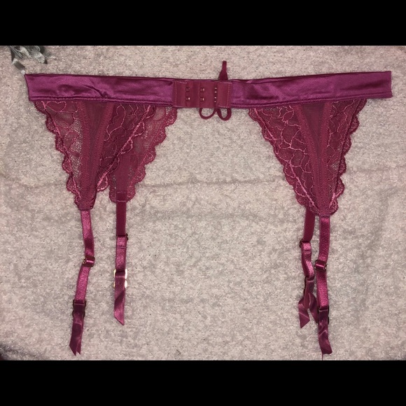 Victoria’s Secret Garter Belt - Picture 2 of 4